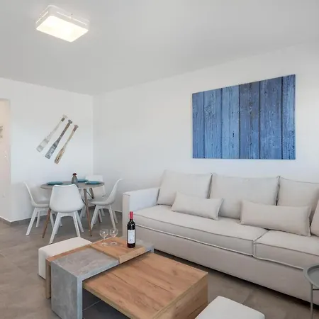 Costa Vasia Seaside And شقة