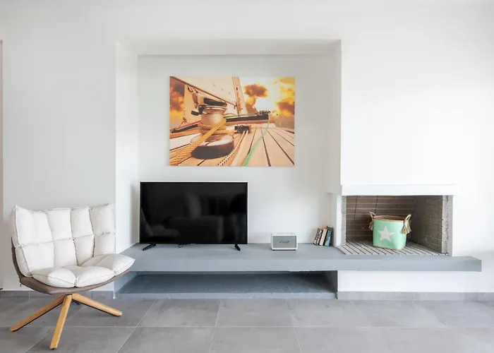 Costa Vasia Seaside And Lejlighed Vrahati