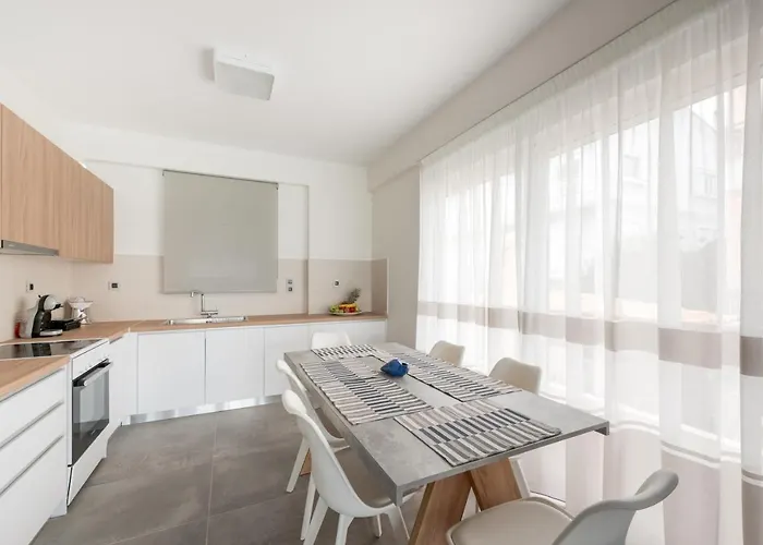 Costa Vasia Seaside And *