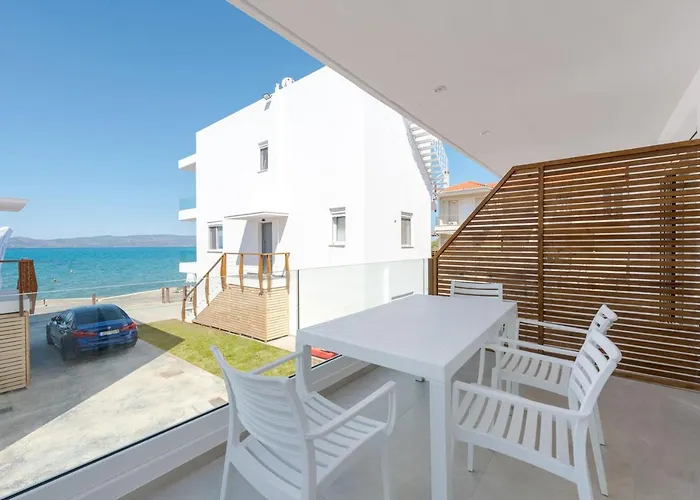 Costa Vasia Seaside And Διαμέρισμα *